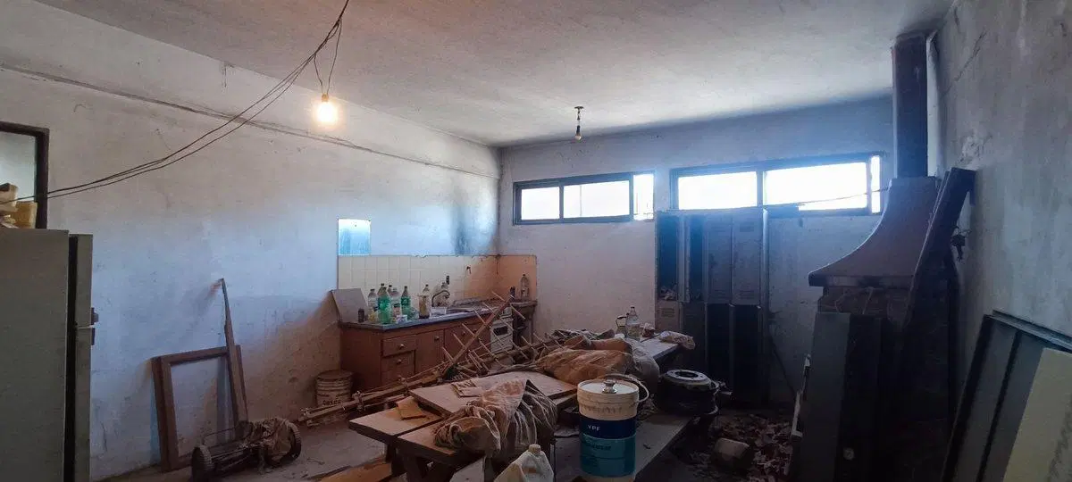 VENTA GALPON DEPOSITO CARPINTERIA CASEROS PERMUTA 4