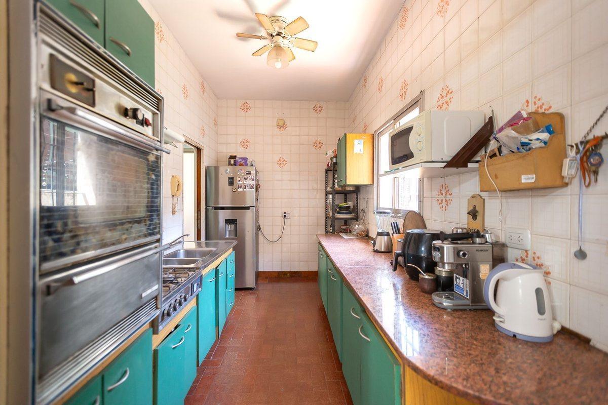 Foto de VENTA CASA 4 AMB GARAGE VILLA LUZURIAGA - PERMUTA, imagen 2
