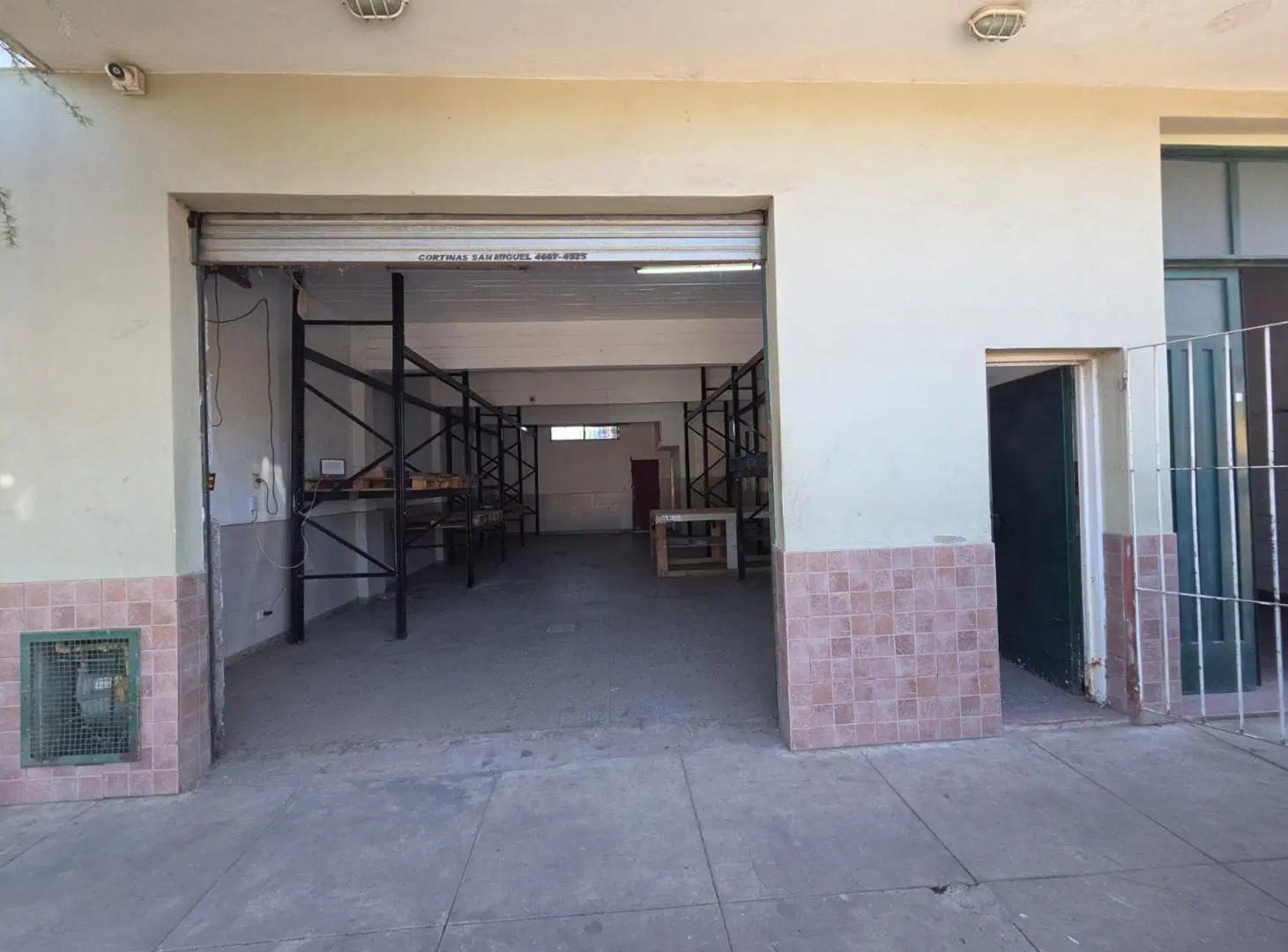 Alquiler Local/ Deposito a metros de R.8 J.C.PAZ 5
