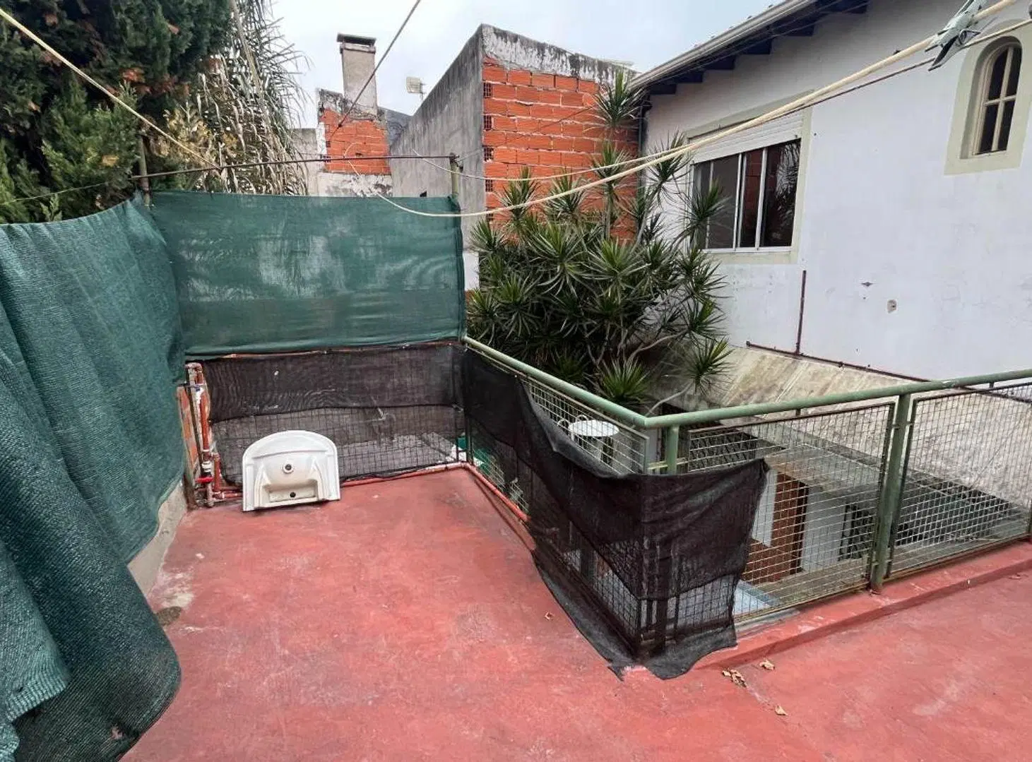 PH 4 AMB CON TALLER MECANICO AL FRENTE EN CASEROS 4