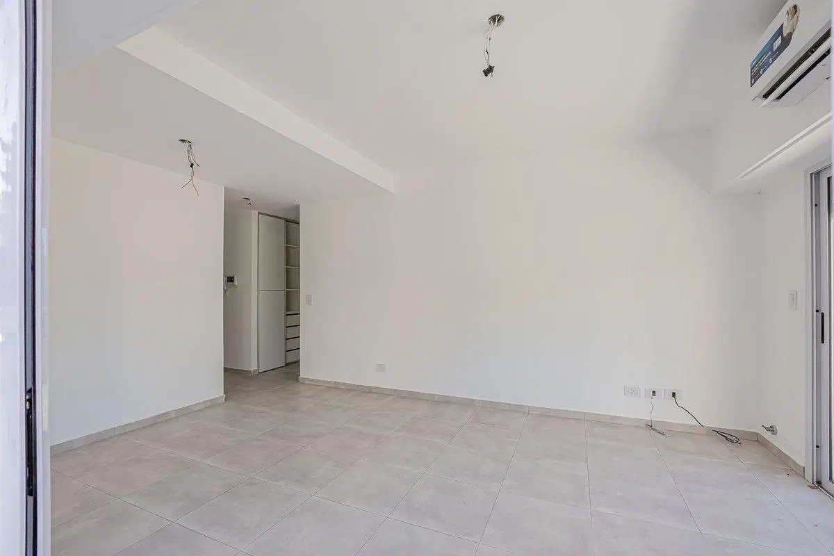 Venta 2 amb a estrenar cochera terraza Caseros 2