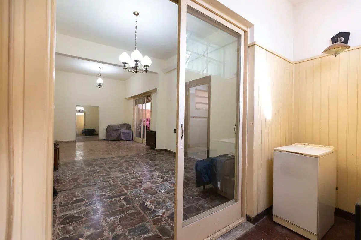 Venta Casa lote propio multifamiliar Pompeya 8