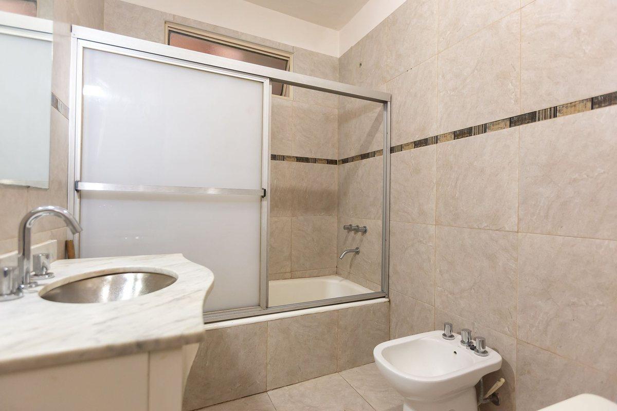 Foto de Venta Casa lote propio multifamiliar Pompeya, imagen 1