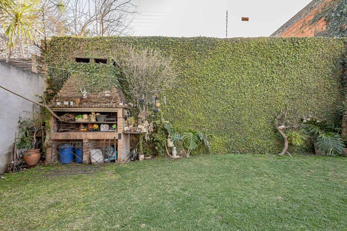 CASA LOTE PROPIO 5 AMBIENTES - JARDIN Y COCHERA 3