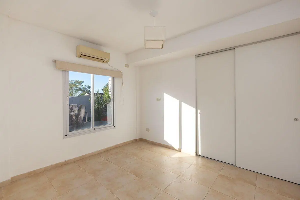 VENTA DPTO 3 AMB EN CASTELAR C/COCHERA 8
