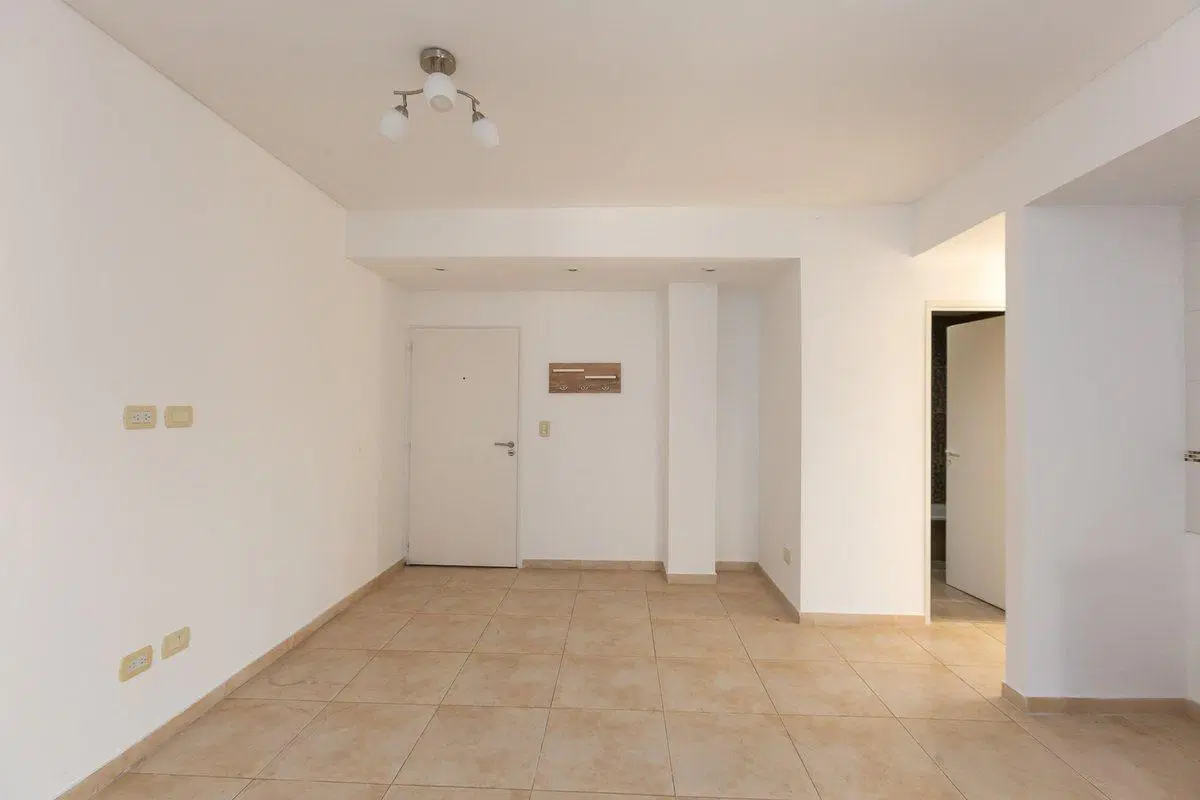VENTA DPTO 3 AMB EN CASTELAR C/COCHERA 4