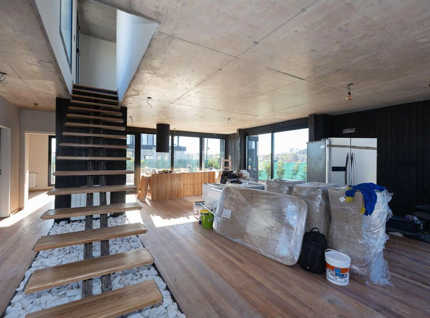 VENTA CASA A ESTRENAR C/ PILETA, COCHERA - PERMUTA 4