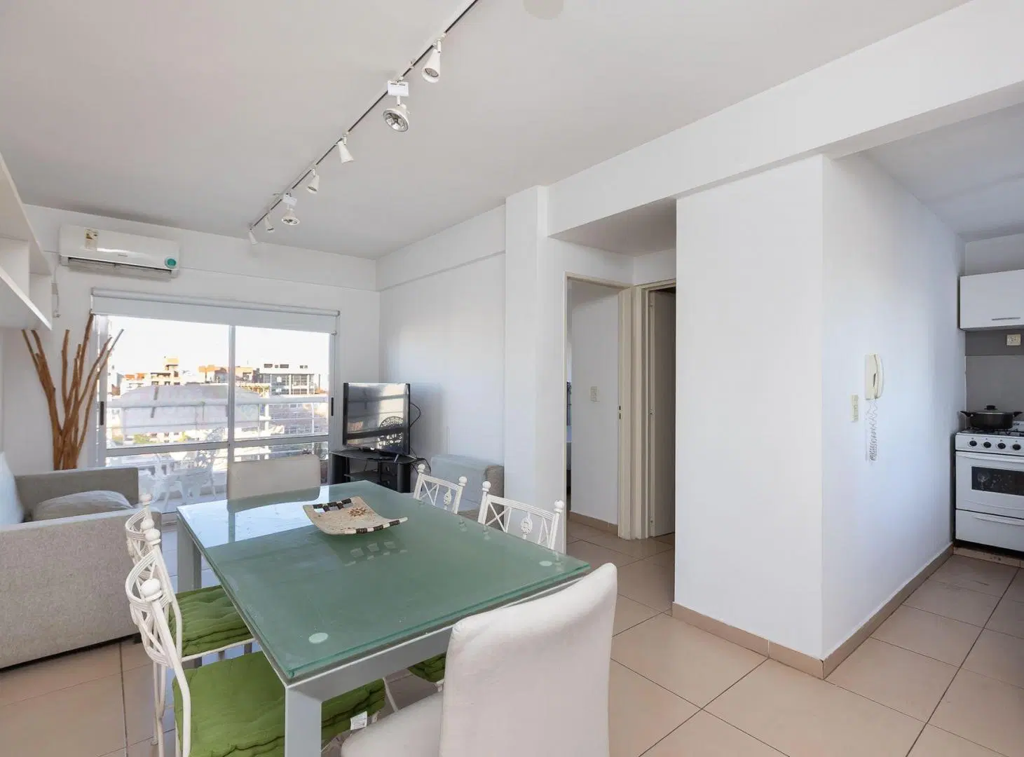 VENTA DEPTO 2 AMB EN CASEROS C/ COCHERA AMUEBLADO 2