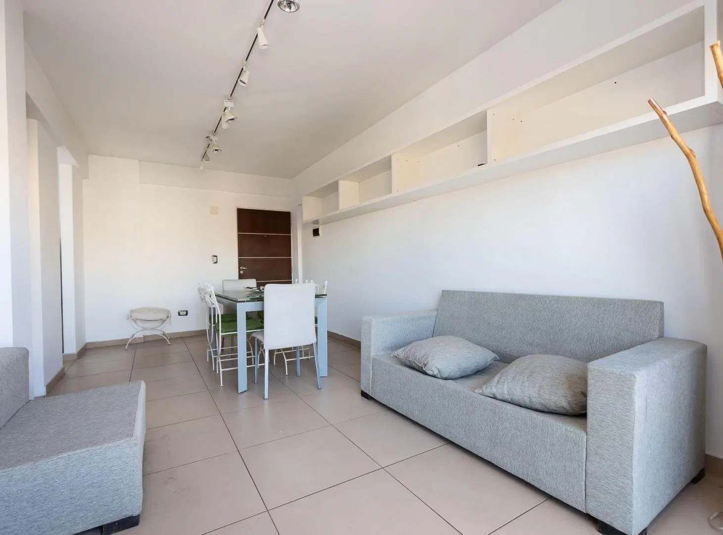 VENTA DEPTO 2 AMB EN CASEROS C/ COCHERA AMUEBLADO 8