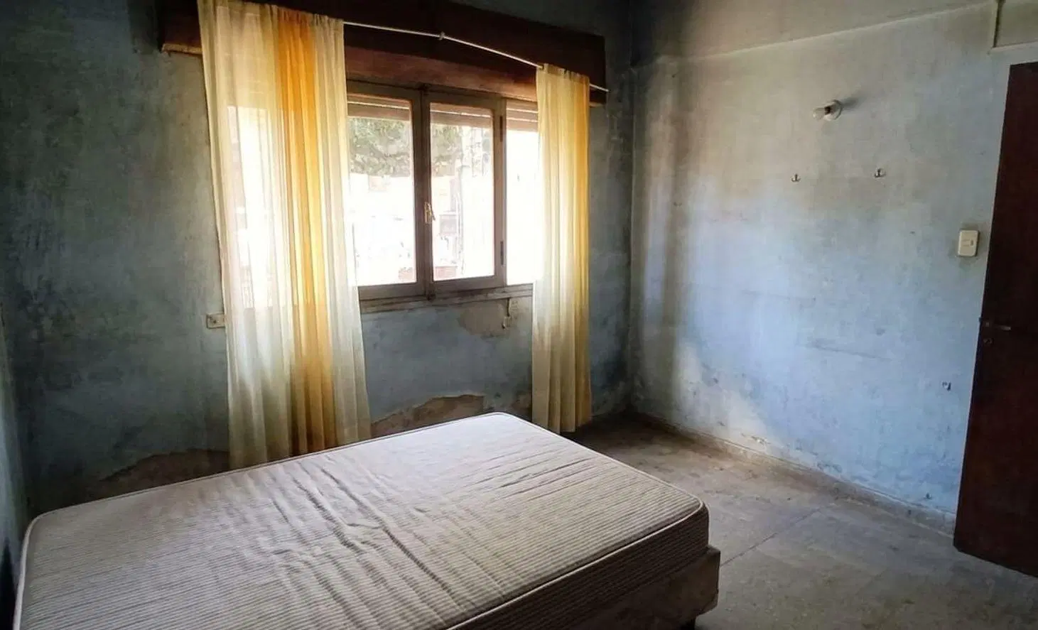 VENTA CASA 3AMB (MORON) A RECICLAR - AptoCredito 5