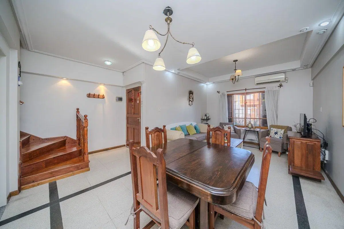 CASA 4 AMBIENTES CON PISCINA - BARRIO MURIALDO 3