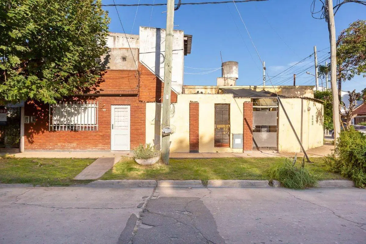 Casa Moron 5 Ambientes(1er piso a terminar 2 amb) 2