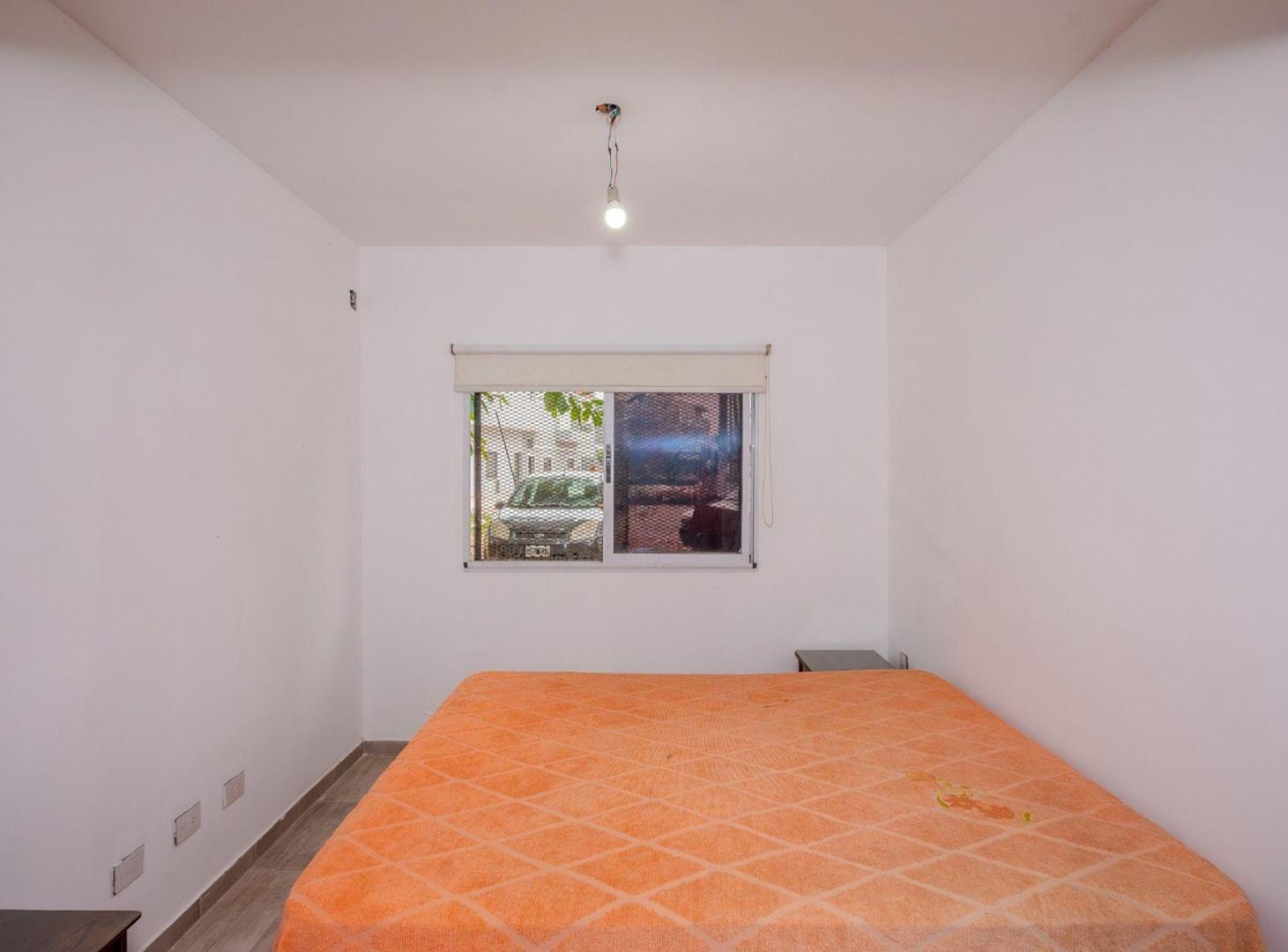 Foto de VENTA CASA 3 AMB REFACCIONADA - CASEROS, imagen 2