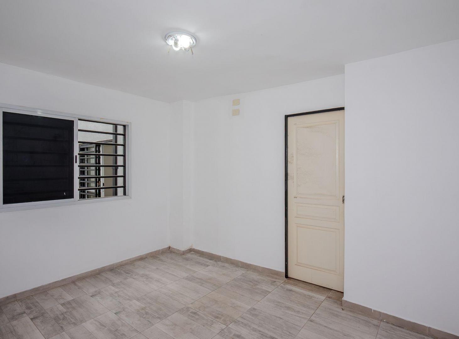 Foto de VENTA CASA 3 AMB REFACCIONADA - CASEROS, imagen 5
