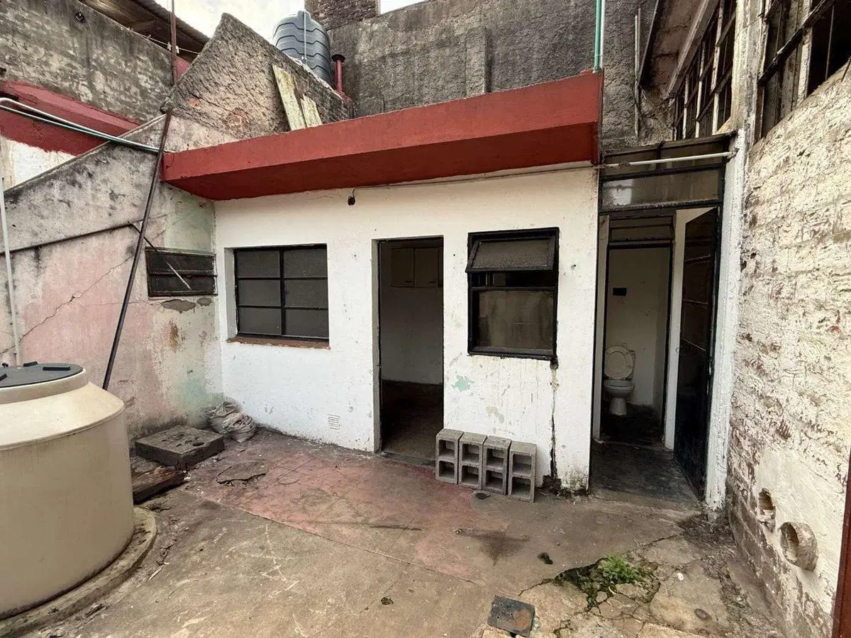 Galpon deposito venta Caseros a refaccionar 4