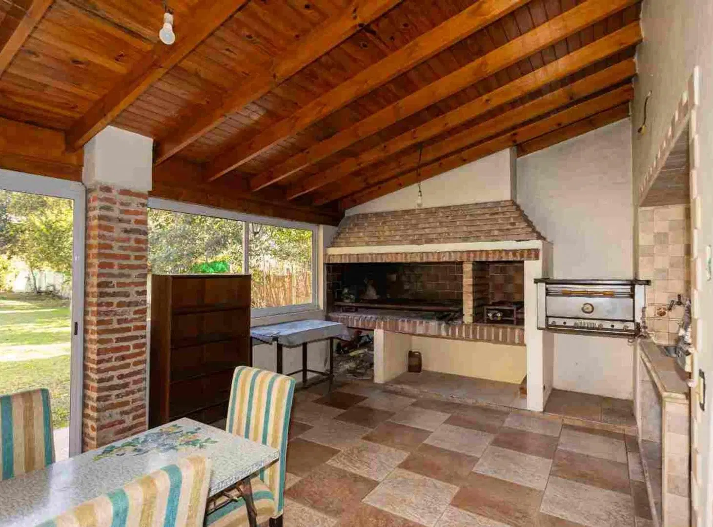 Venta de casa 5 amb en lote de 1520 m2 con Pileta 8