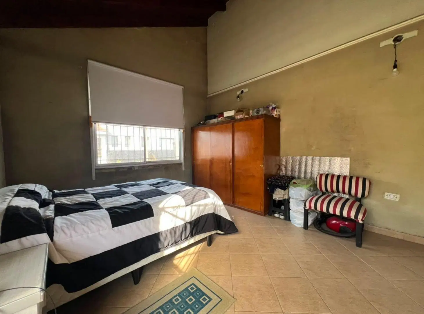 VENTA CASA 4 AMB. COCHERA PATIO QUINCHO PERMUTA 8