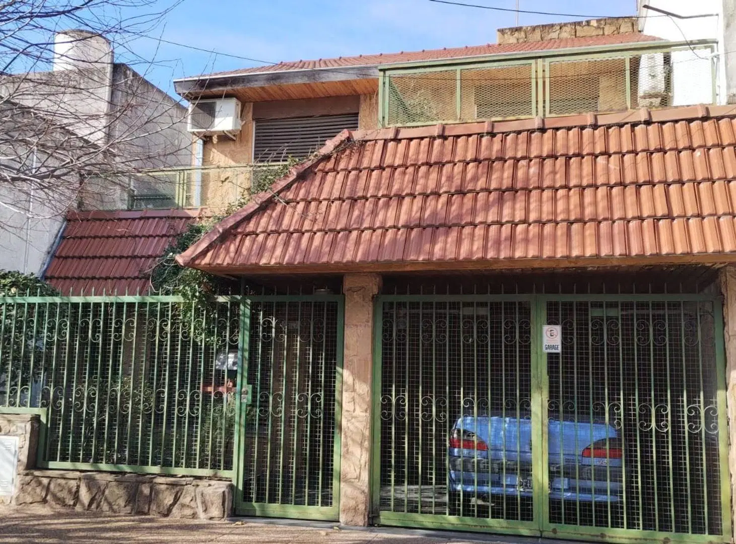 VENTA CASA 5 AMB CASEROS / PARQUE-PARRILLA PERMUTA 3