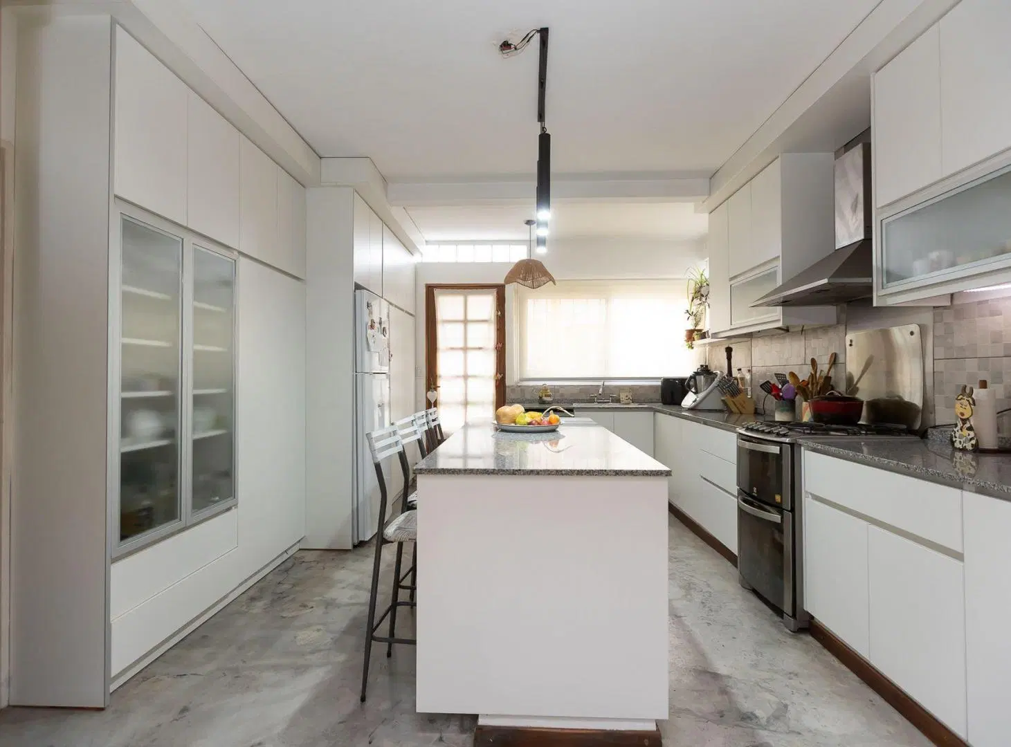 CASA EN VENTA 4 AMB + DPTO HURLINGHAM 8
