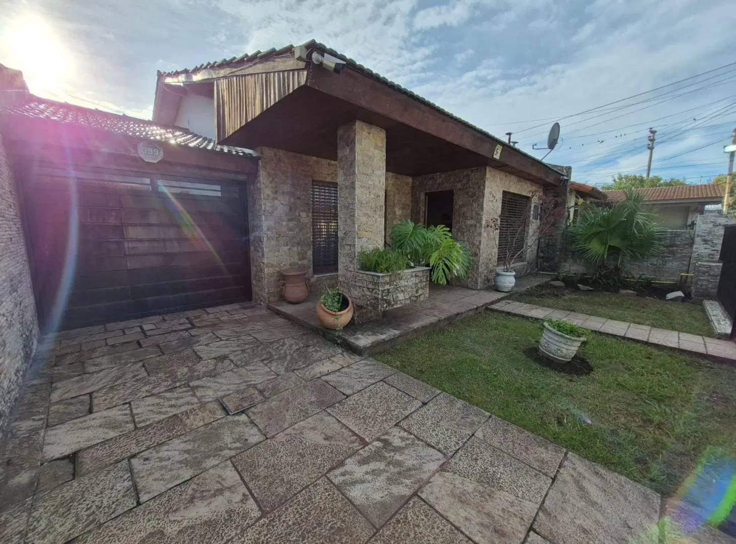 VENTA CASA 3AMB HURLINGHAM - COCHERA - PARQUE 2