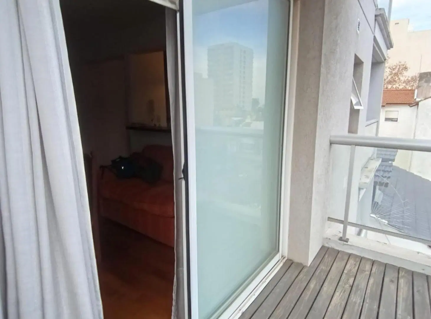 VENTA DEP. 2 AMB. FRENTE DOBLE BALCON CASEROS 2