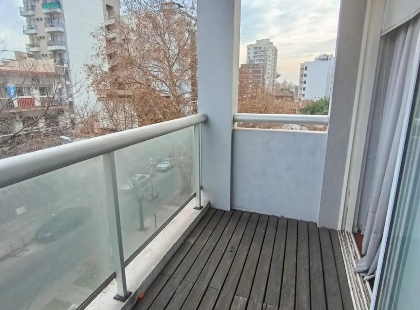 VENTA DEP. 2 AMB. FRENTE DOBLE BALCON CASEROS 4