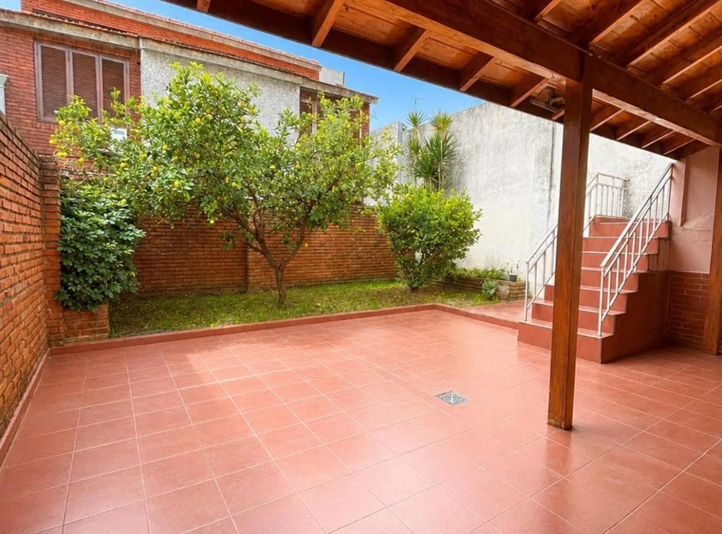 PH DE 3 AMBIENTES CON JARDIN Y TERRAZA PROPIOS 5