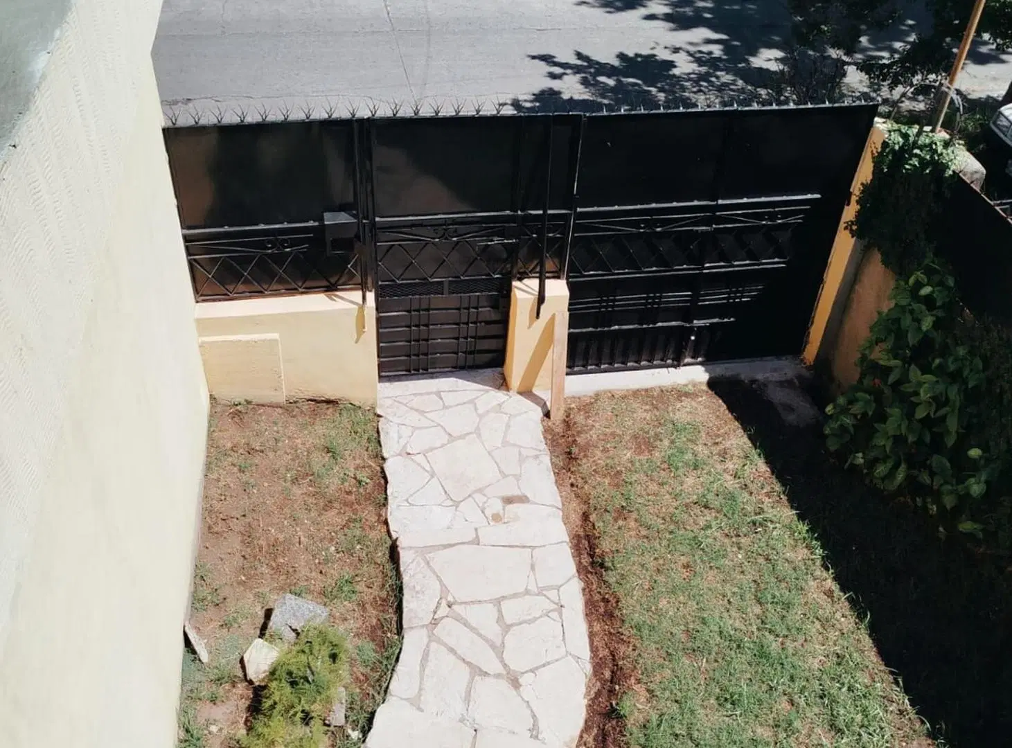 VENTA CASA 3 AMB. COCHERA GALPON APTO CREDITO 5