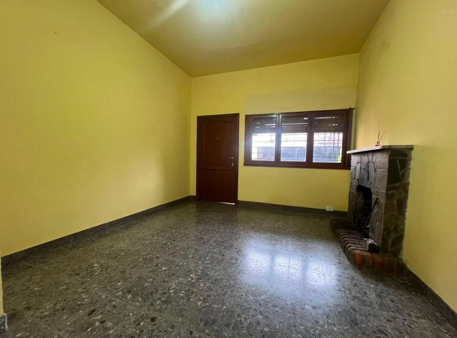 VENTA CASA 3 AMB. COCHERA GALPON APTO CREDITO 3