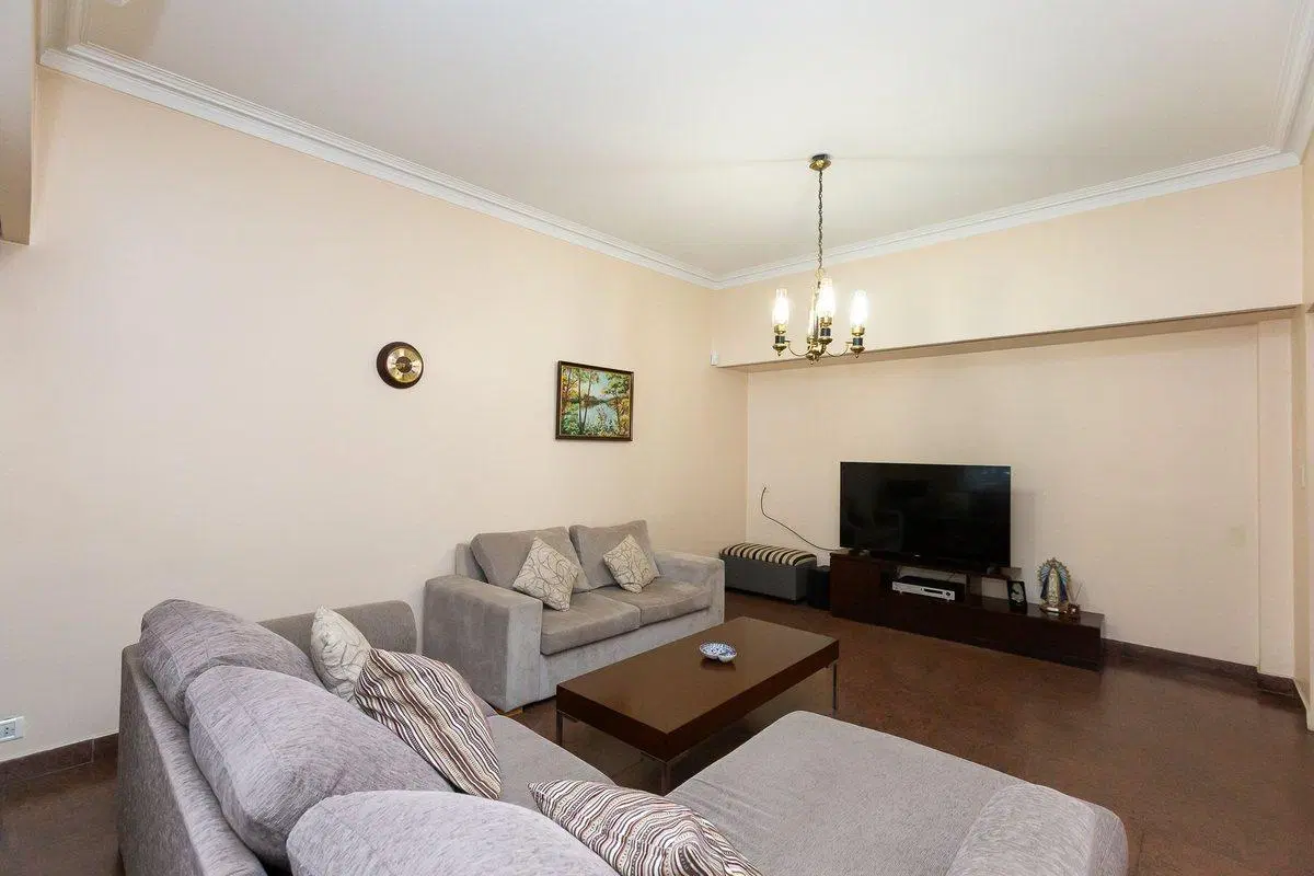 VENTA CASA EN CASEROS C/ COCHERA Y PATIO - PERMUTA 3