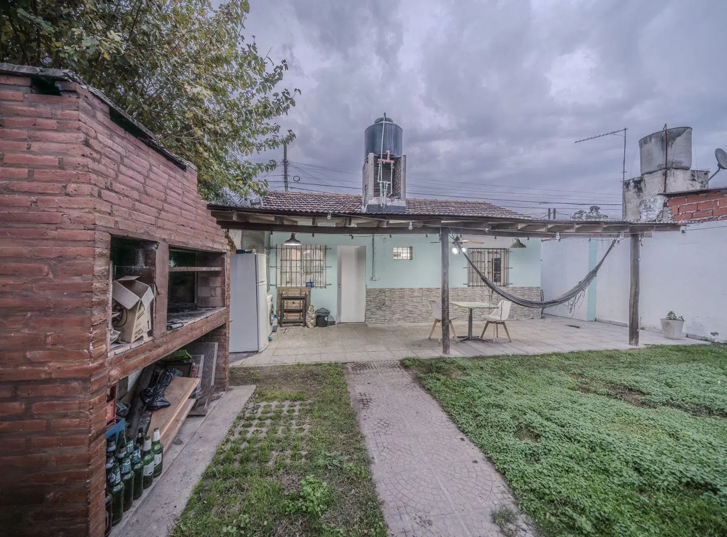 CASA 3 AMB C/ PILETA, PARRILLA, COCHERA- ITUZAINGO 8