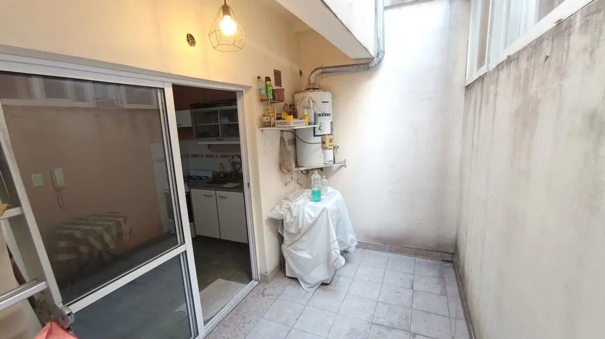 departamento 2 ambientes con balcón  patio caseros 2