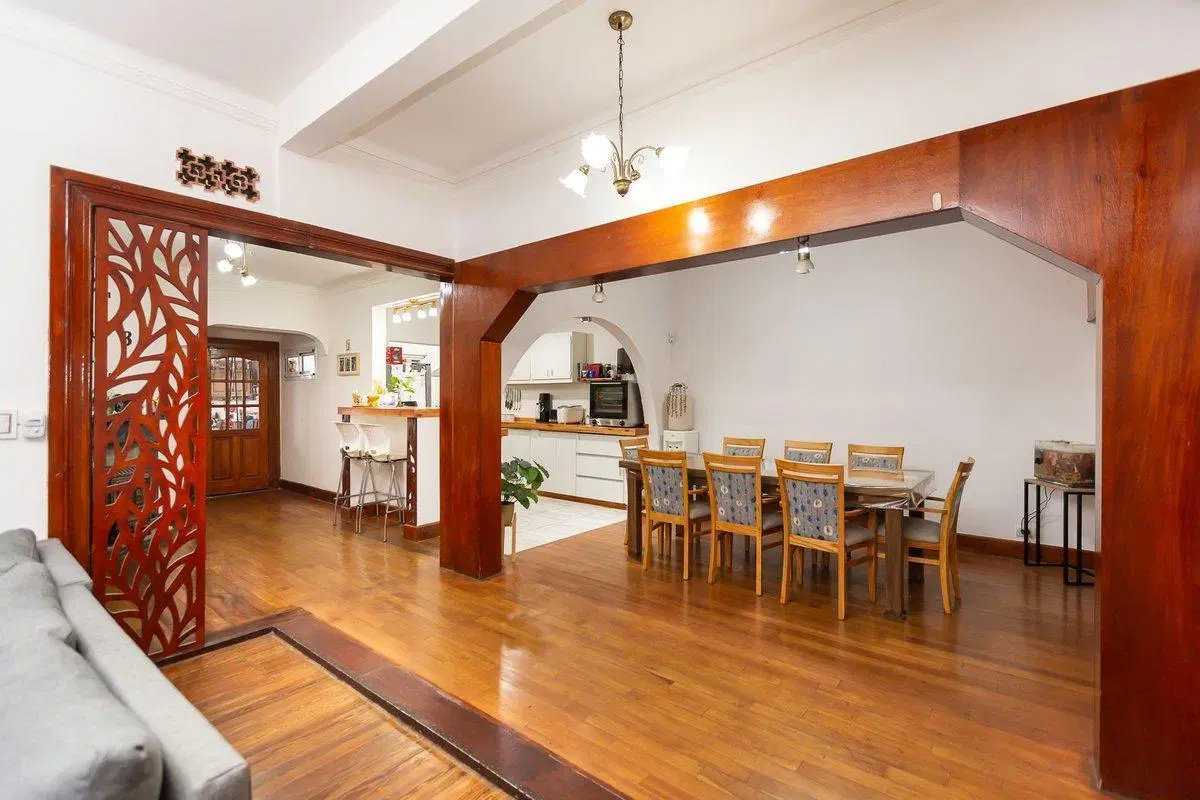 VENTA DE CASA EN HURLINGHAM CON PILETA Y GARAGE 4