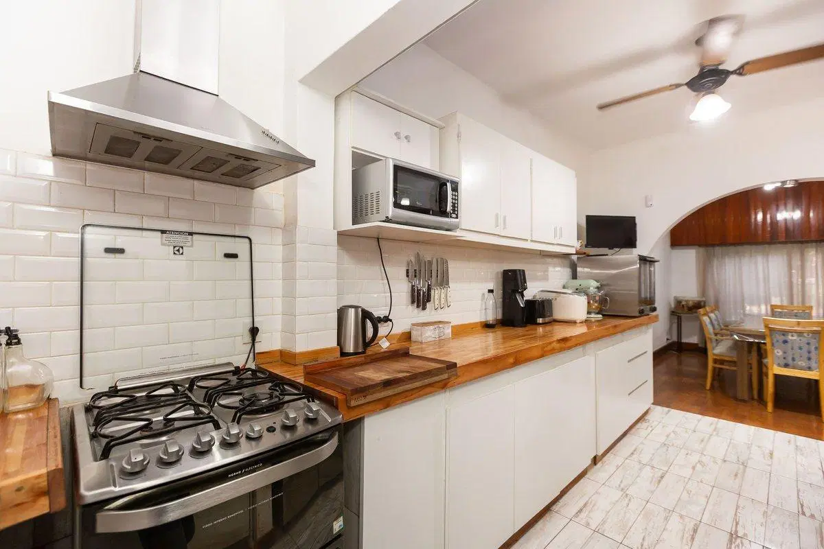 VENTA DE CASA EN HURLINGHAM CON PILETA Y GARAGE 8