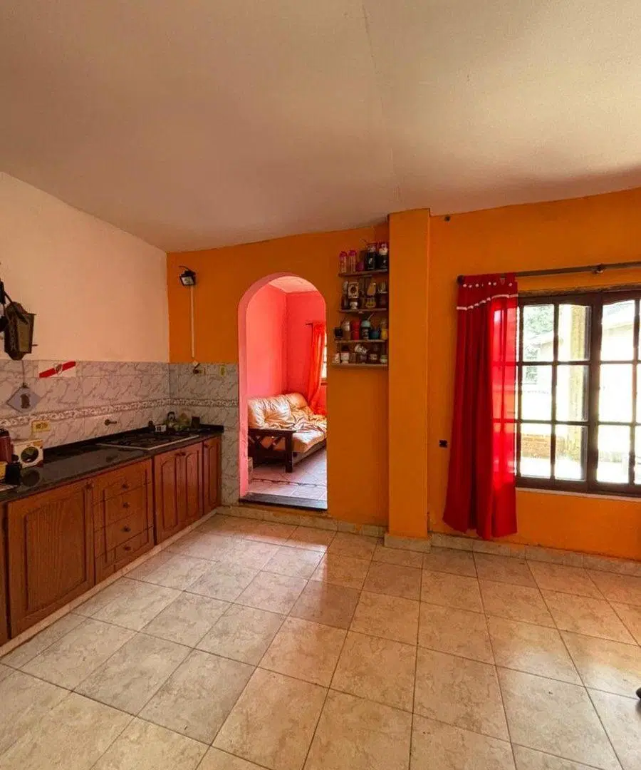VENTA CASA MULTIFAMILIAR FCO ALVAREZ CON PARQUE 8