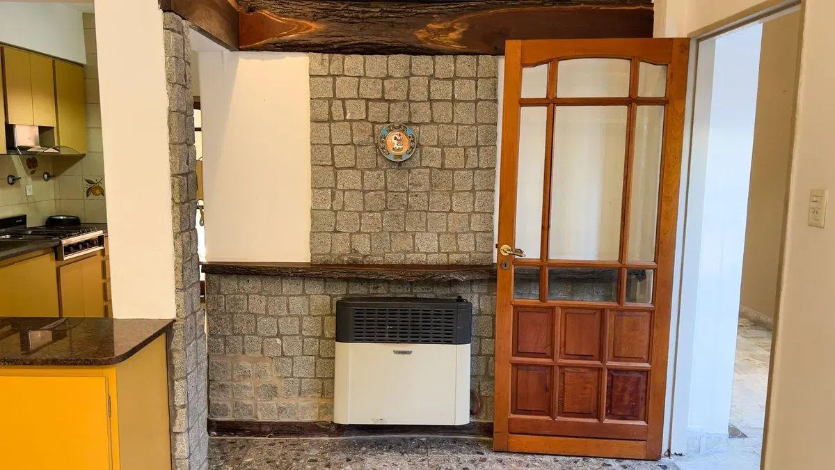 VENTA CASA 4 DORMITORIOS PALOMAR COCHERA y mas. 5