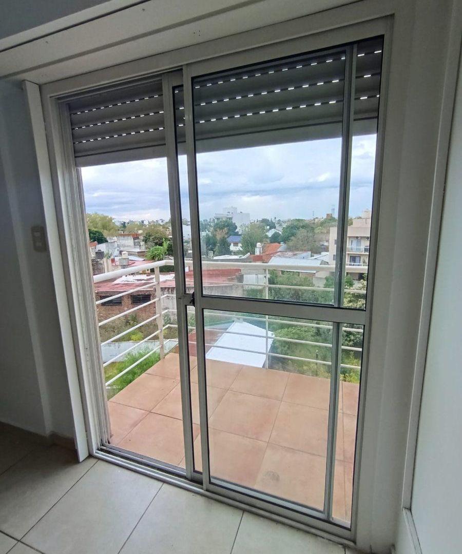Foto de VENTA HERMOSO DEPTO. 2 AMB. C/BALCON M.CORONADO, imagen 3