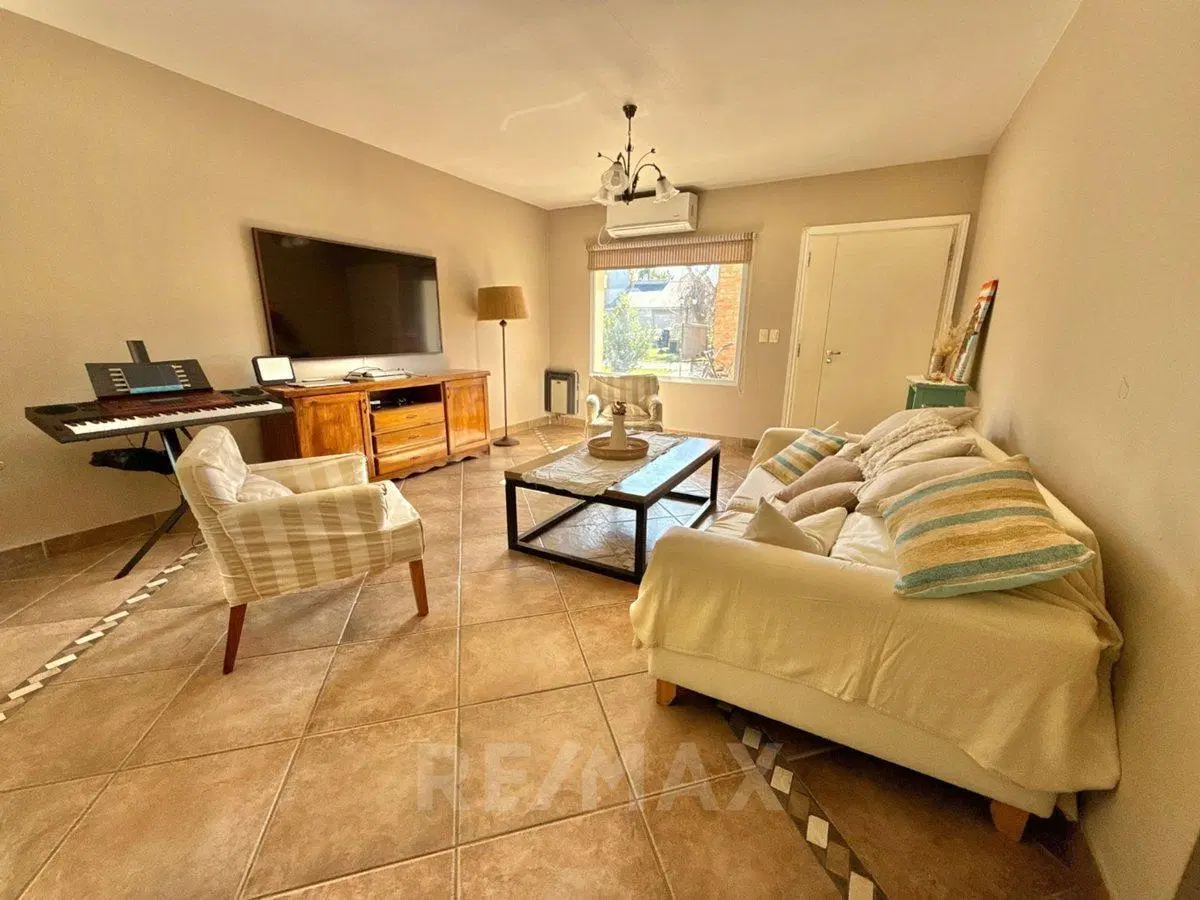 VENTA CASA 5 AMBIENTES APTO CRED BOCA RATON PILAR. 5