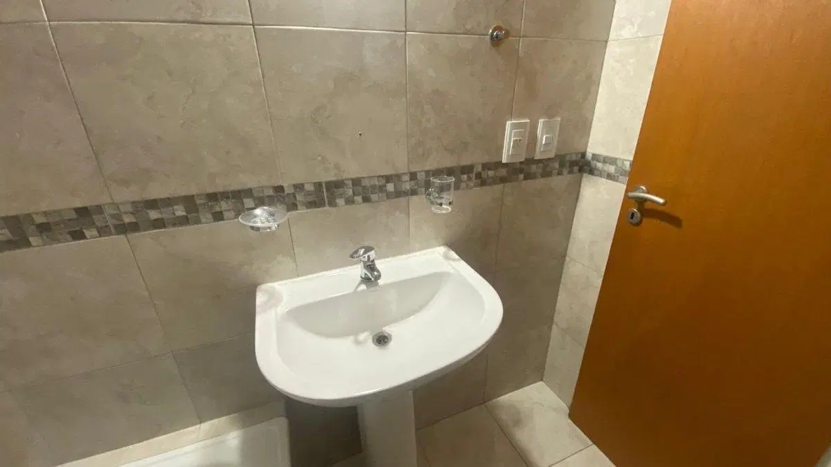 Venta Depto 2 Amb Caseros Centro C/Balcón 8