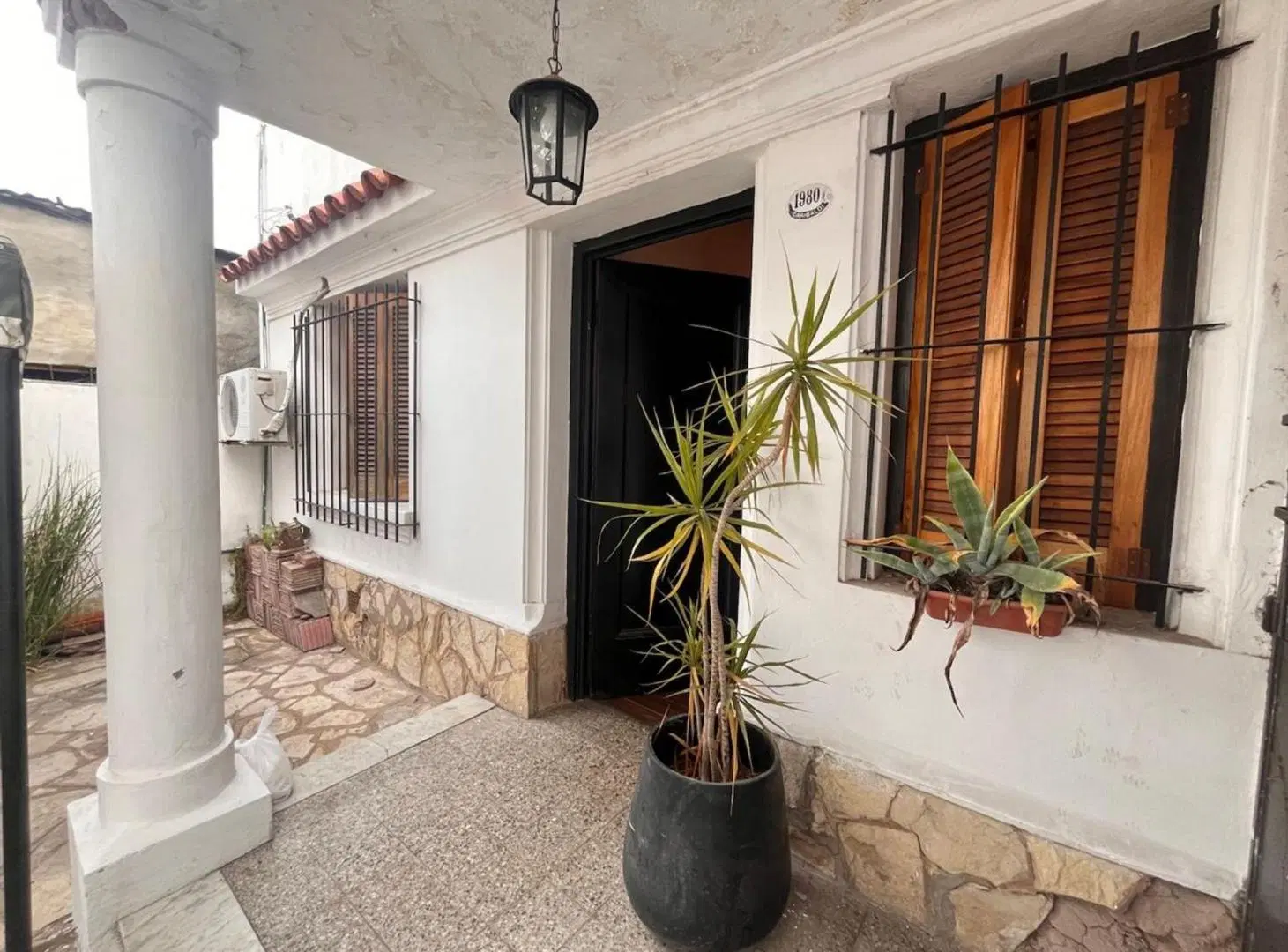 CHALET 5 AMBIENTES CON PARQUE Y COCHERA AUTOMATIZ. 5