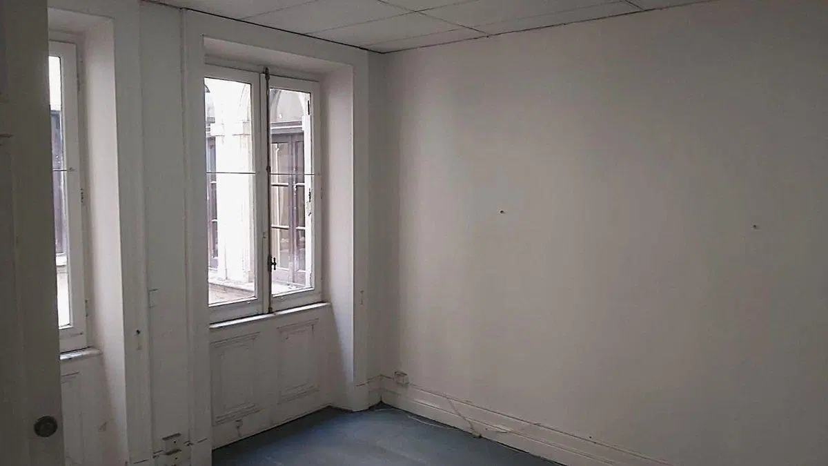 ALQUILER DE 4 OFICINAS EN CENTRO - AV. DE MAYO 3