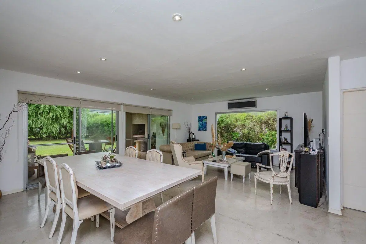 VENTA CASA 5 AMBIENTES CON PARQUE CANNING 8