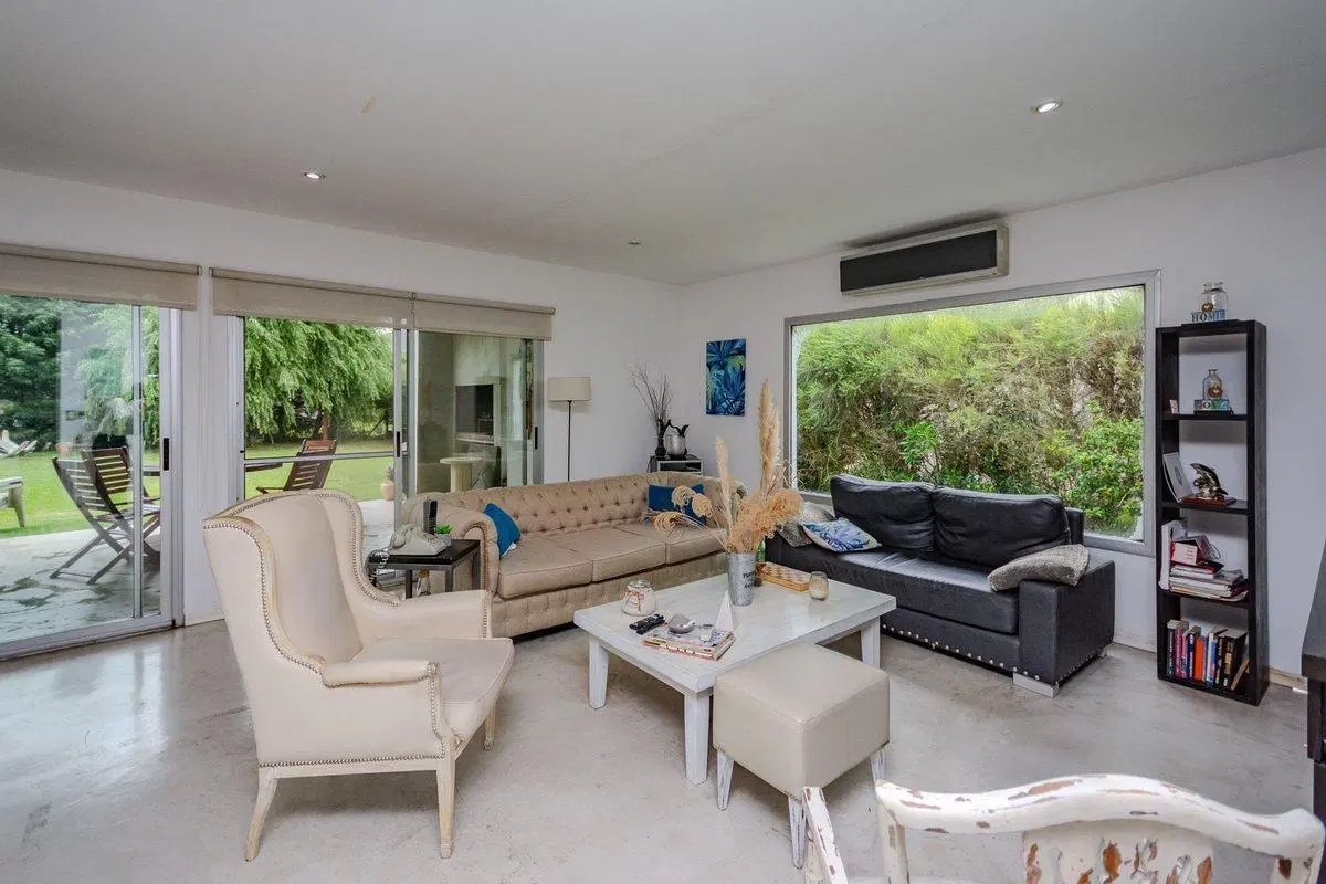 VENTA CASA 5 AMBIENTES CON PARQUE CANNING 2