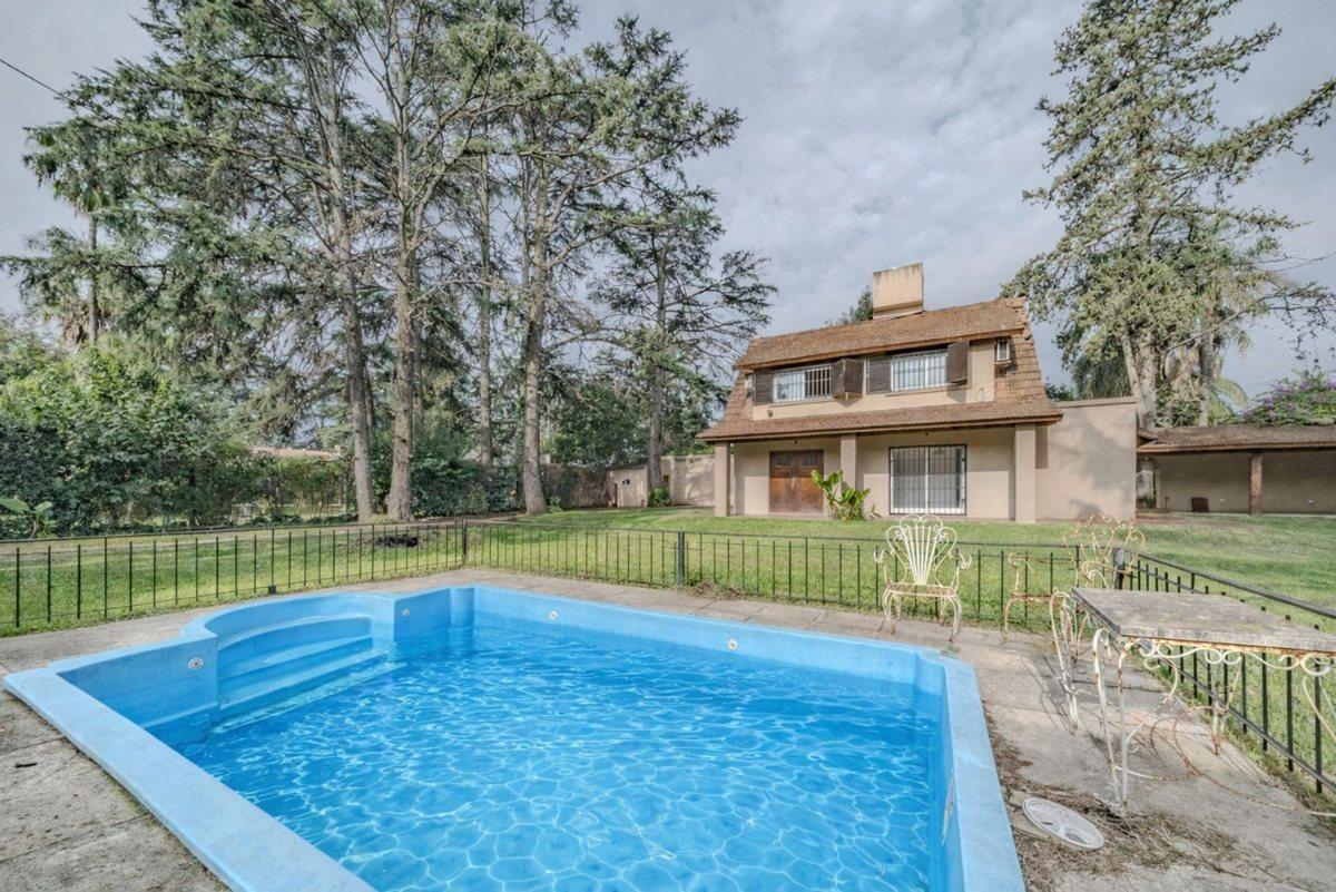 Foto de VENTA CHALET 5 AMBIENTES CON PILETA Y QUINCHO, imagen 4