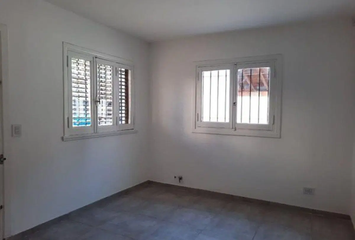 VENTA CASA 4 AMB. EN CIUDADELA 8