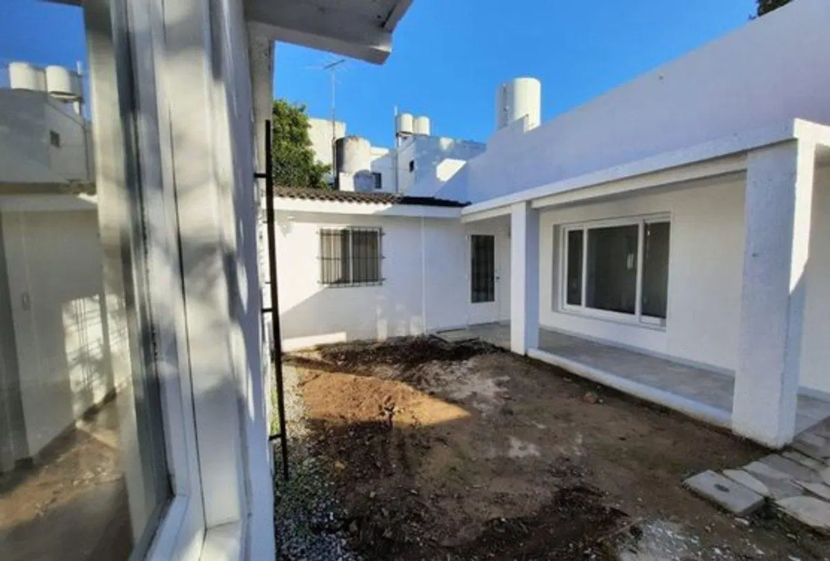 VENTA CASA 4 AMB. EN CIUDADELA 5