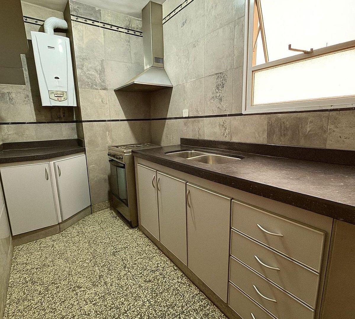 Foto de VENTA DEPARTAMENTO 4 AMBIENTES LAS LOMITAS PERMUTA, imagen 5