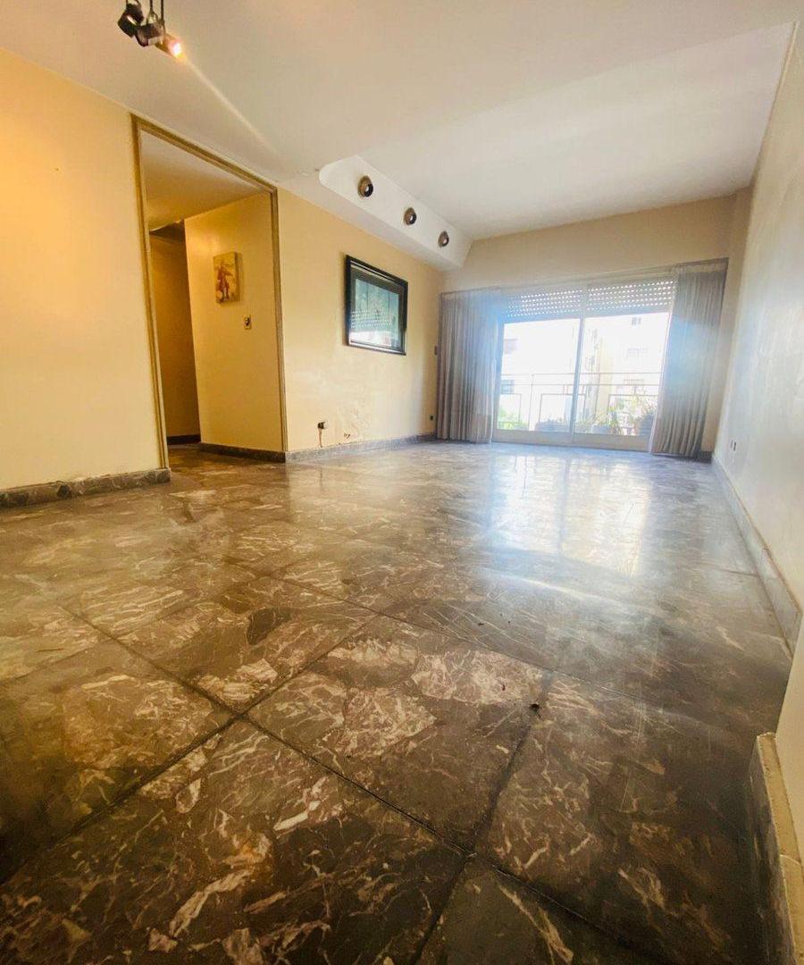 Foto de VENTA DEPTO 4 AMBIENTES CON BALCON EN FLORES, imagen 2