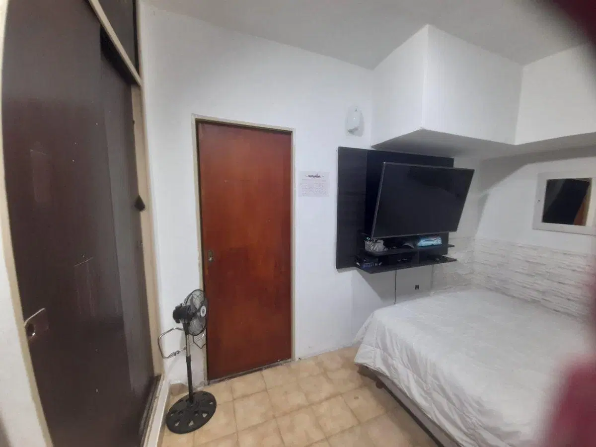 CASEROS VENTA 2 PH MAS LOCAL EN BLOQUE PERMUTA 5