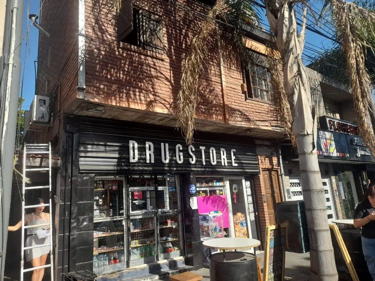 CASEROS VENTA 2 PH MAS LOCAL EN BLOQUE PERMUTA 2